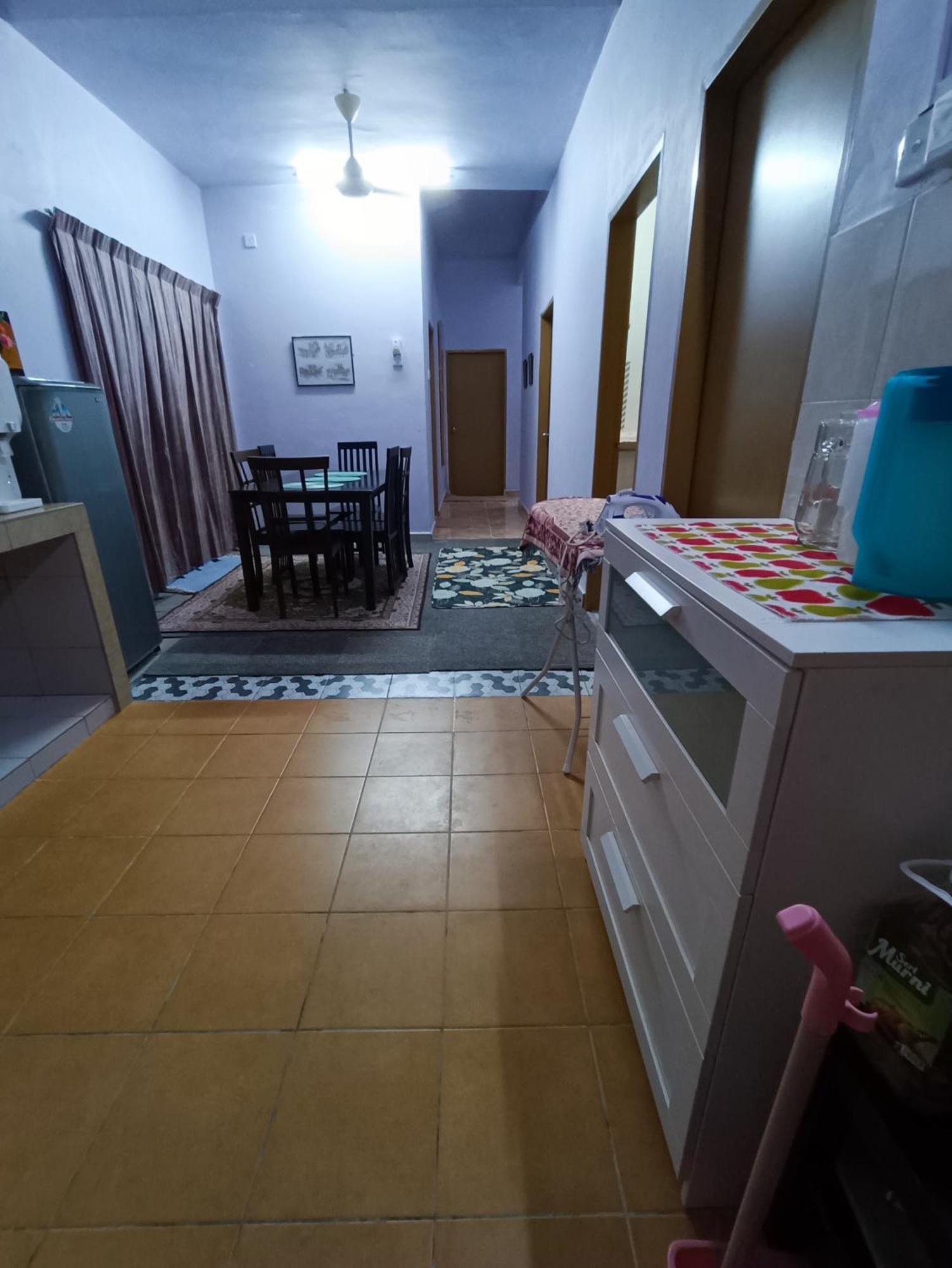 Homestay Lestari Klia Sepang Eksteriør billede
