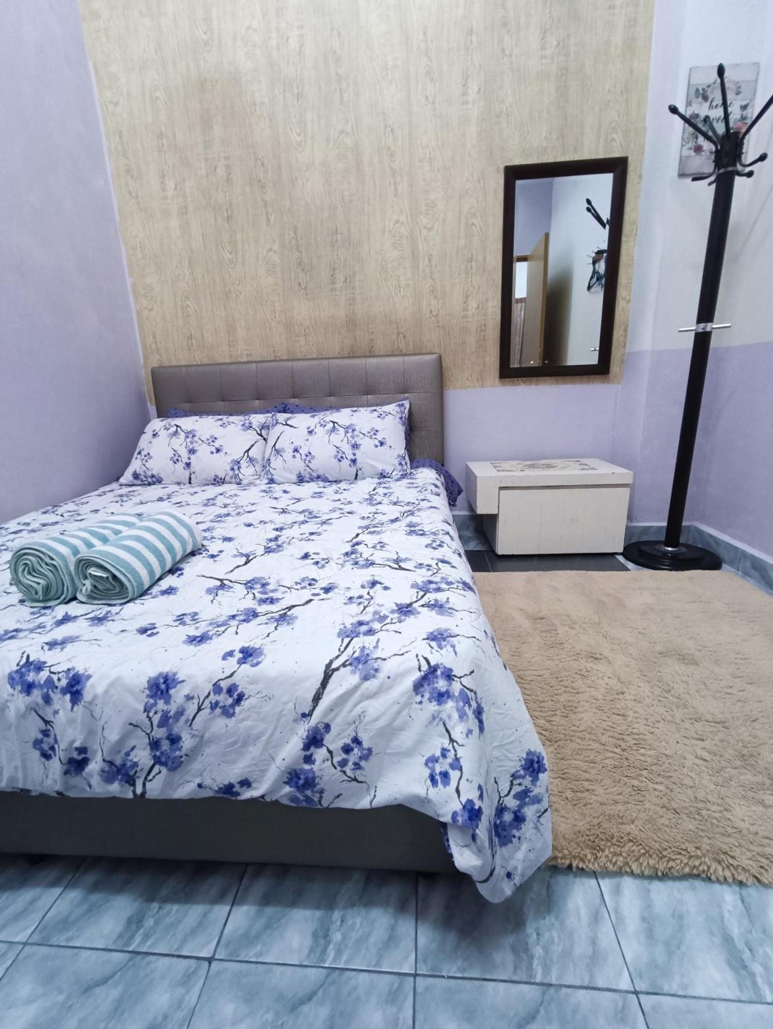 Homestay Lestari Klia Sepang Eksteriør billede