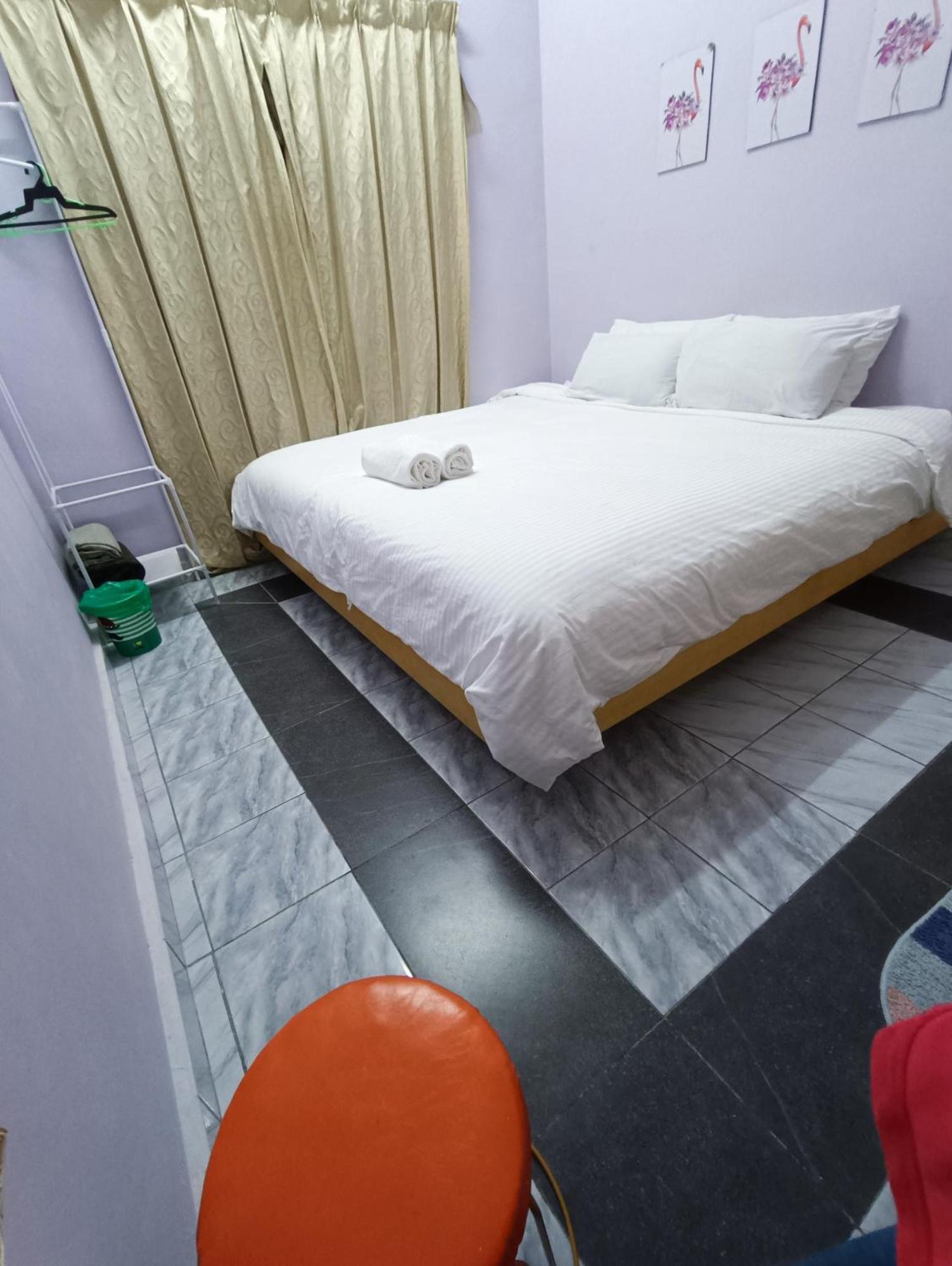 Homestay Lestari Klia Sepang Eksteriør billede